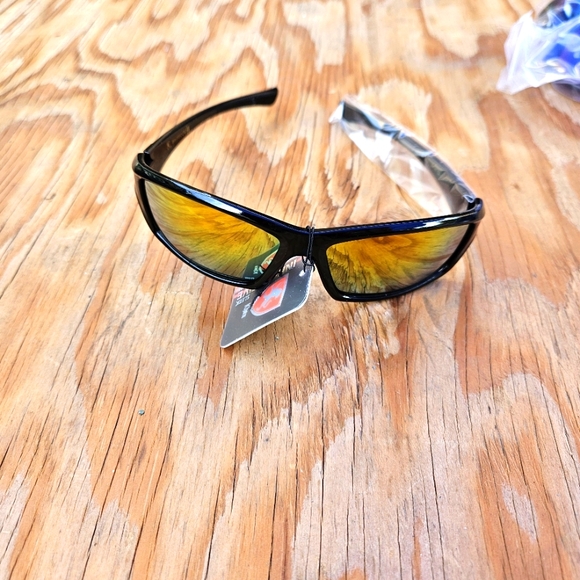 Khan Innovative Eyewear Black and Gold Sunglasses - Picture 16 of 16